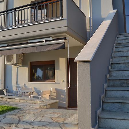 ניקיטי Grey House Apartments מראה חיצוני תמונה