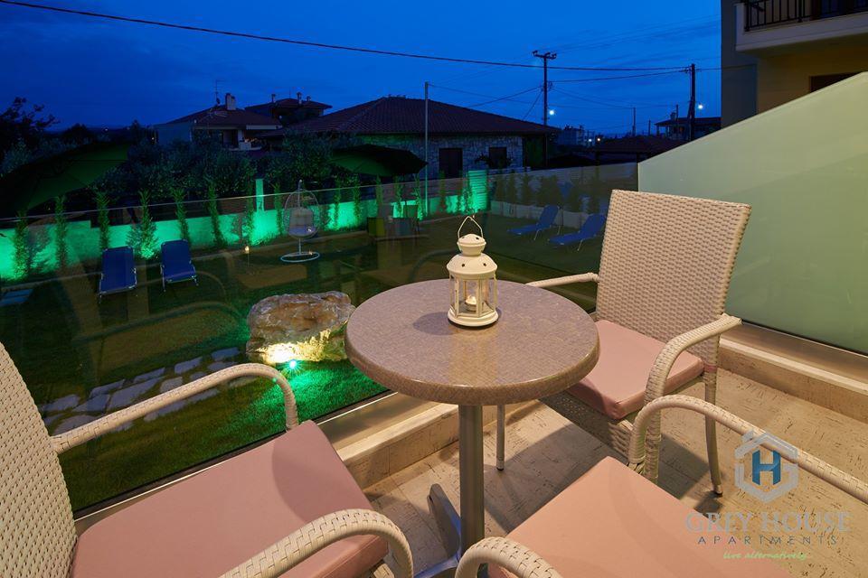 ניקיטי Grey House Apartments מראה חיצוני תמונה