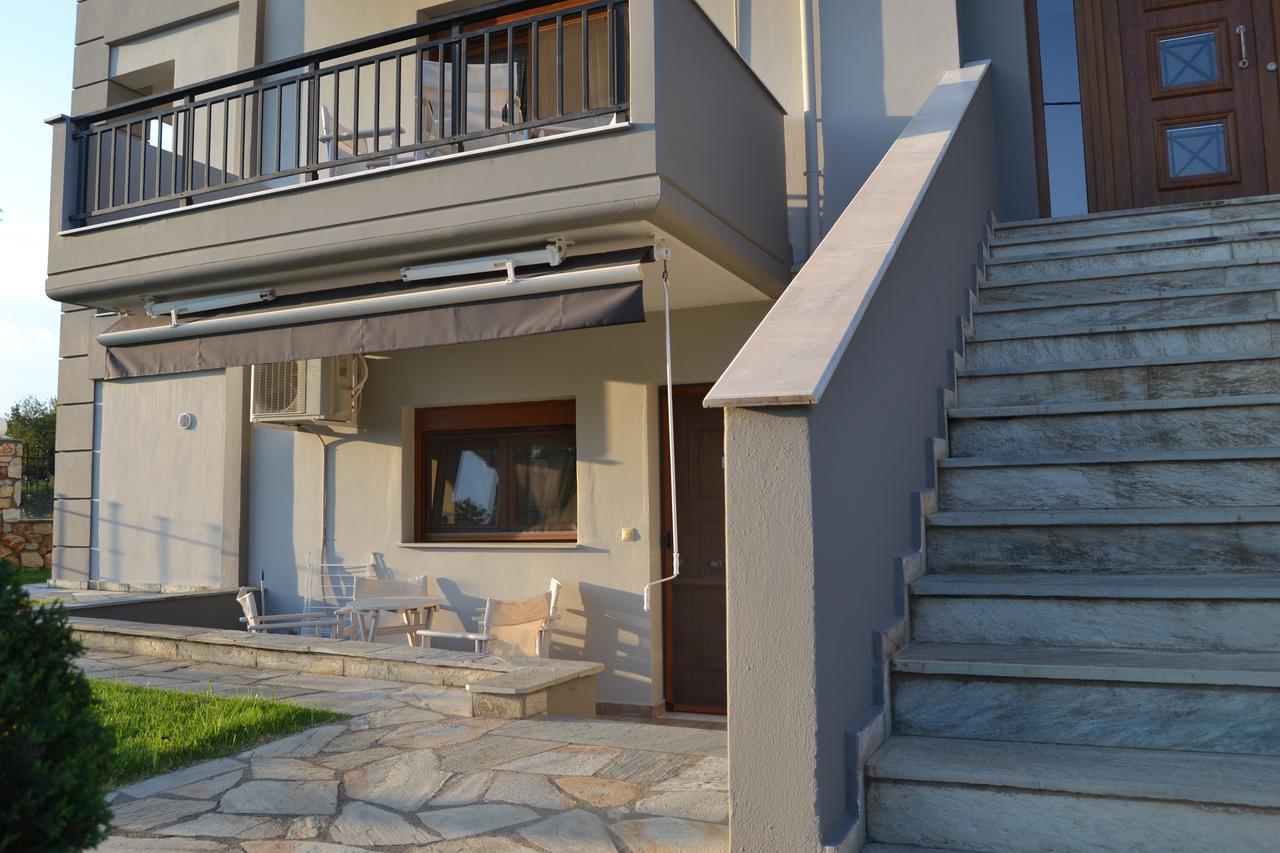 ניקיטי Grey House Apartments מראה חיצוני תמונה