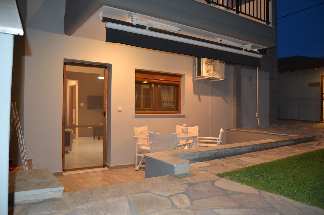 ניקיטי Grey House Apartments מראה חיצוני תמונה