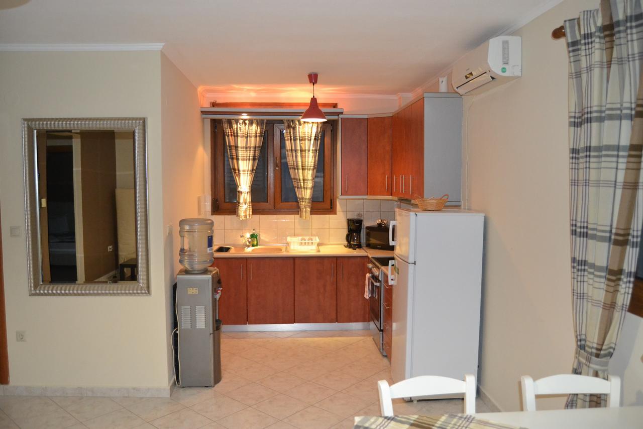 ניקיטי Grey House Apartments מראה חיצוני תמונה